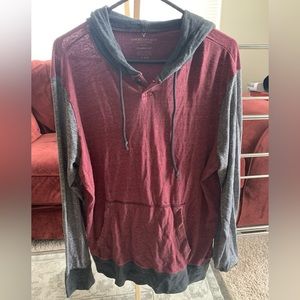 Men’s American Eagle Lightweight long sleeve shirt.